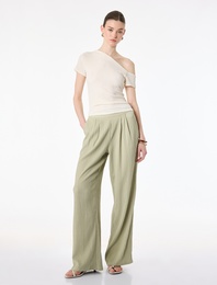 Bürümcük Dokulu Kumaş Pile Detaylı Cepli Geniş Paça Pantolon