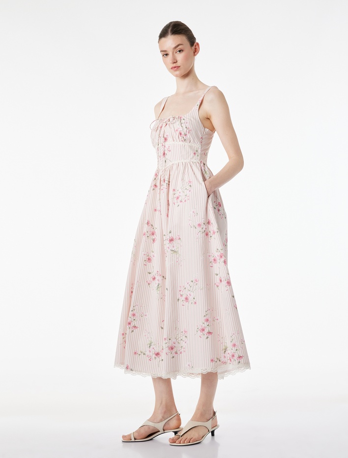  Pamuklu Dantelli Fiyonk Detaylı Kare Yaka Çizgili Çiçekli Uzun Askılı Elbise