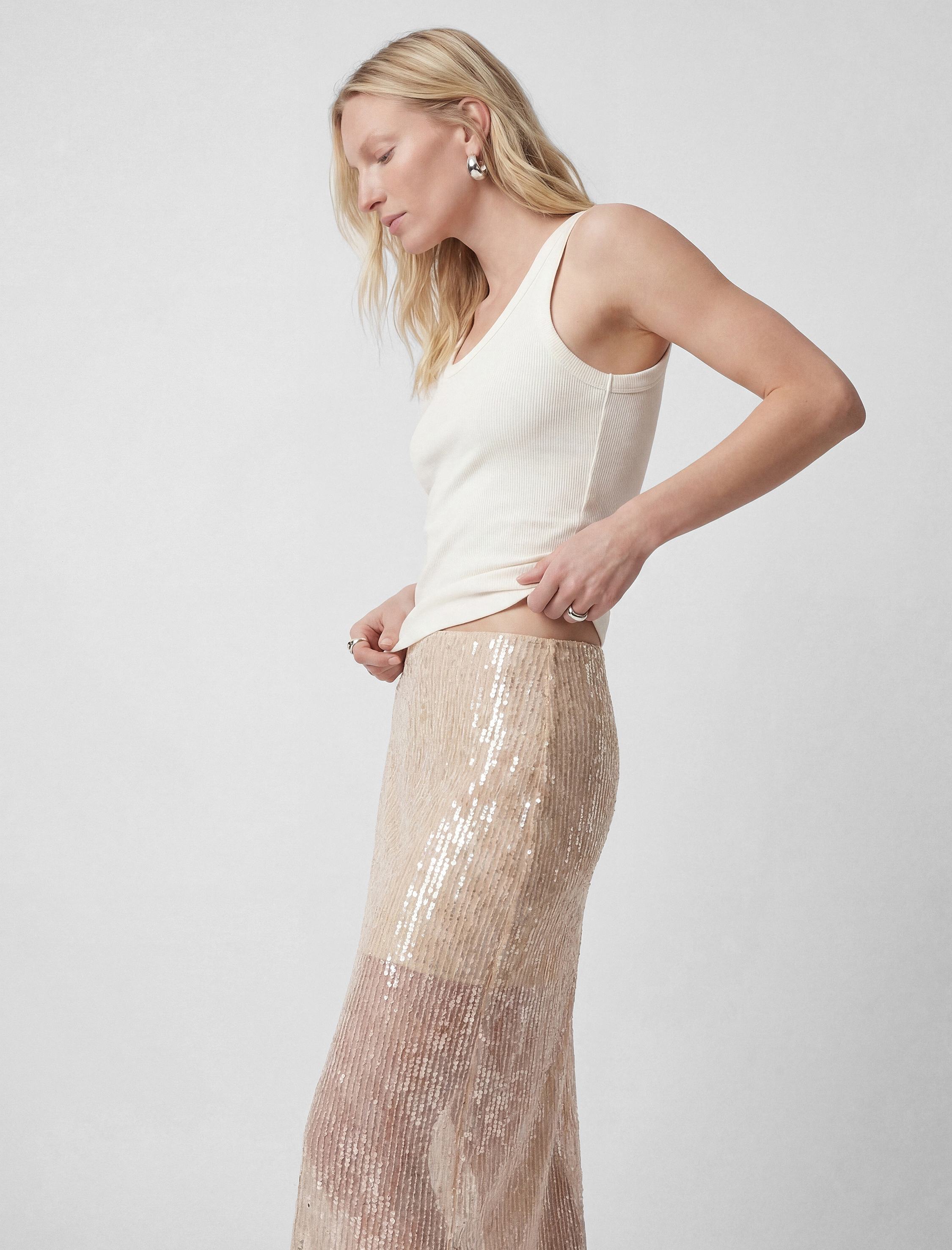   Yarım Astarlı Transparan Pul Payet İşlemeli Midi Etek