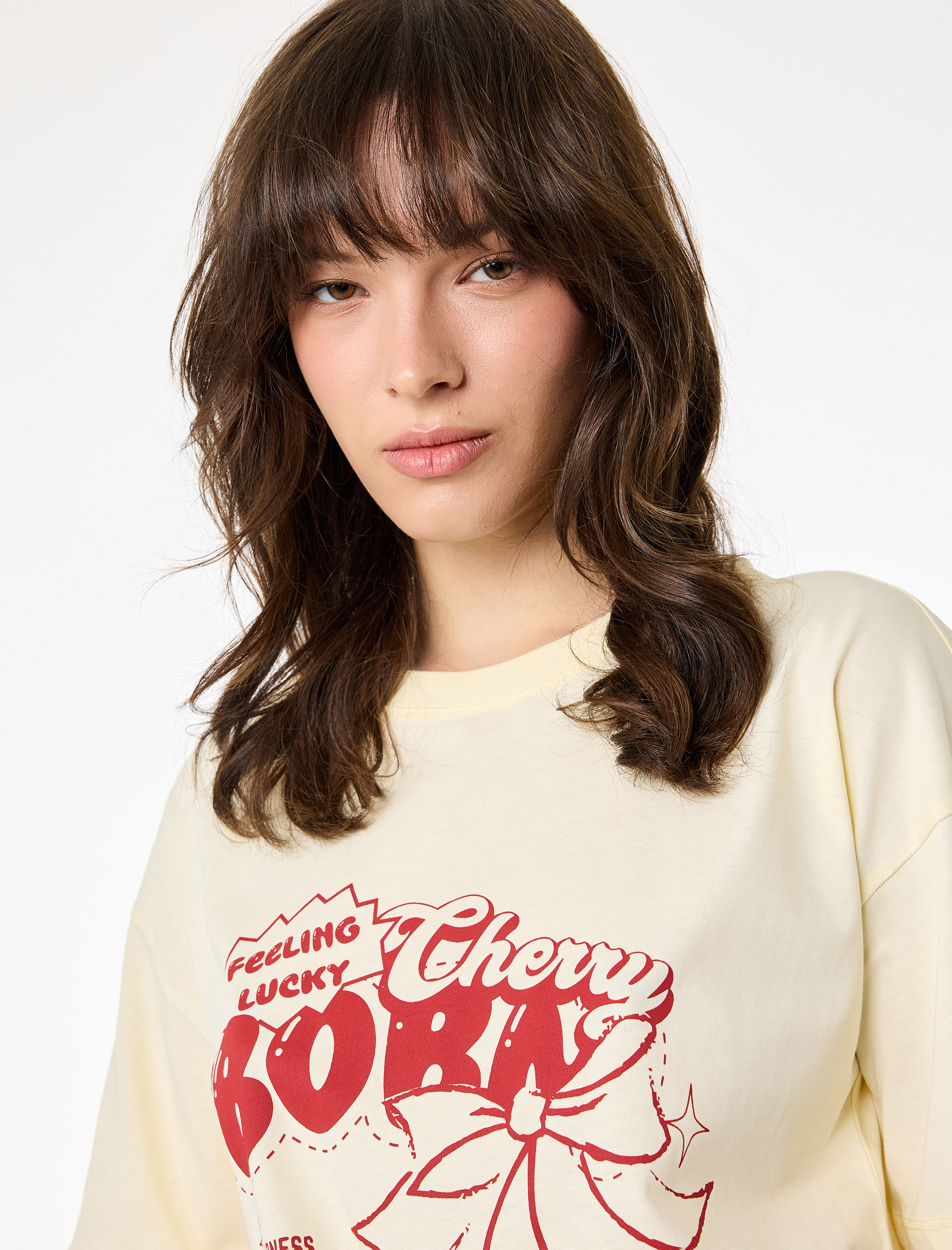   Bisiklet Yaka Kısa Kollu Pamuklu Kiraz Baskılı Tişört