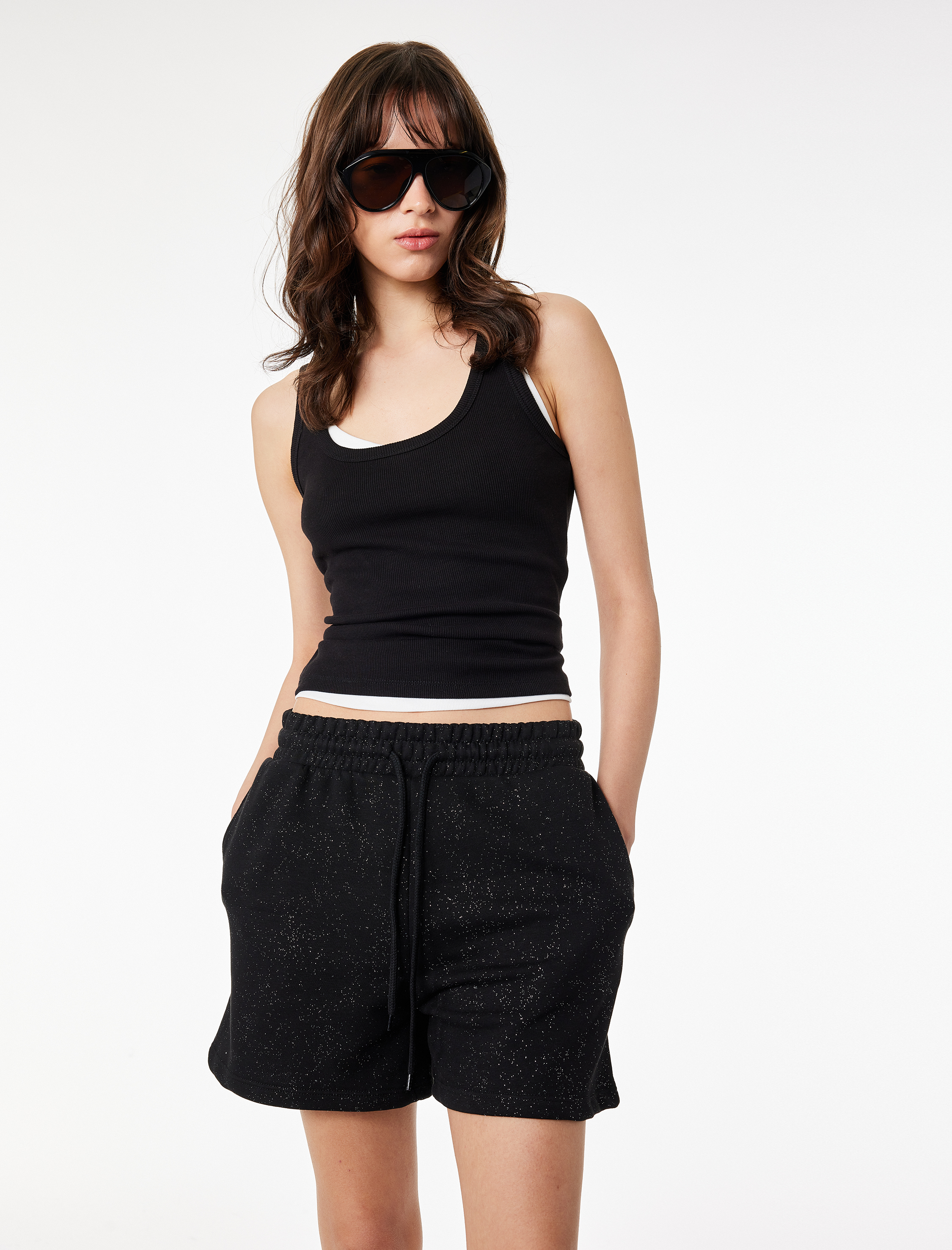   Slim Fit Beli Bağcıklı Cepli Simli Mini Şort