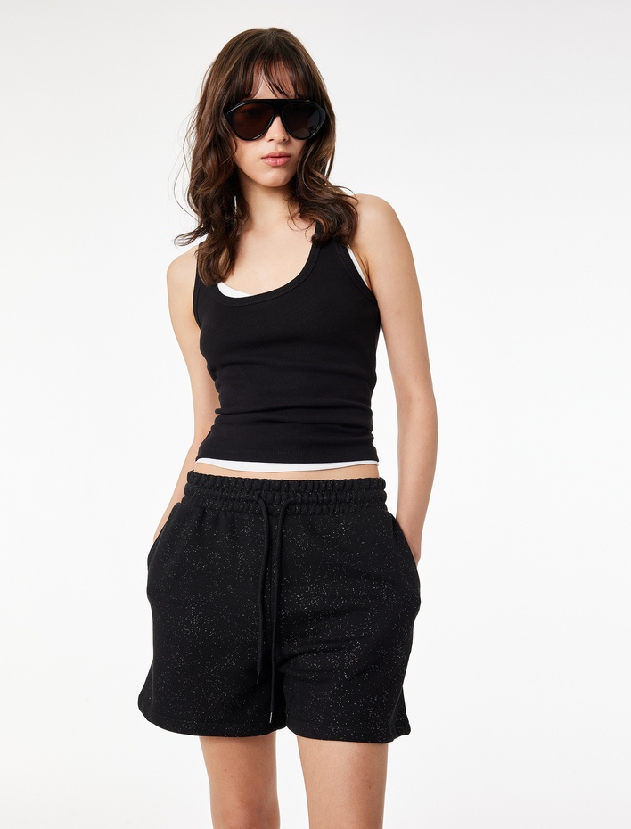  Slim Fit Beli Bağcıklı Cepli Simli Mini Şort