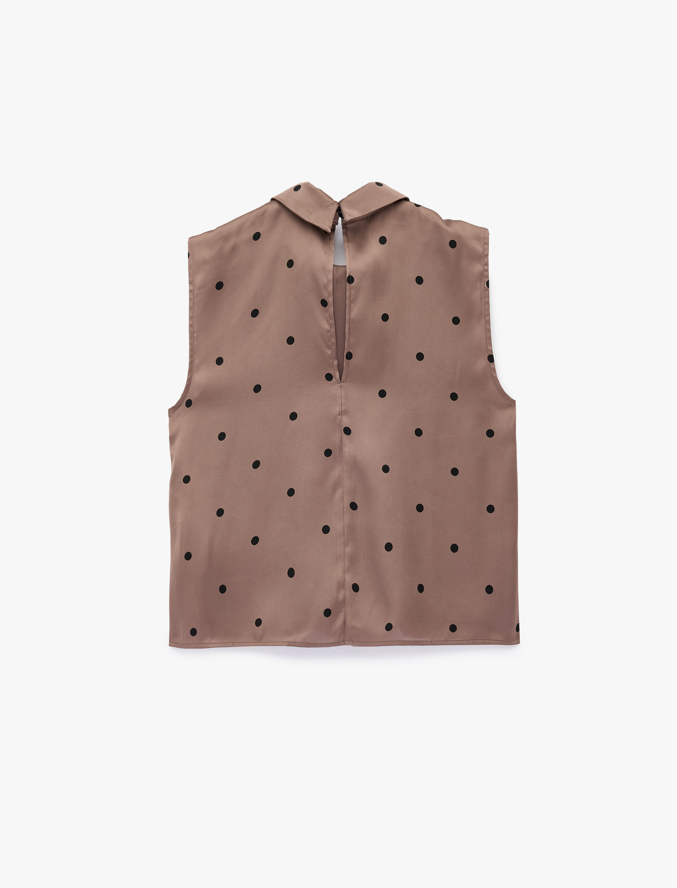   Puantiyeli Dik Yaka Saten Kolsuz Bluz