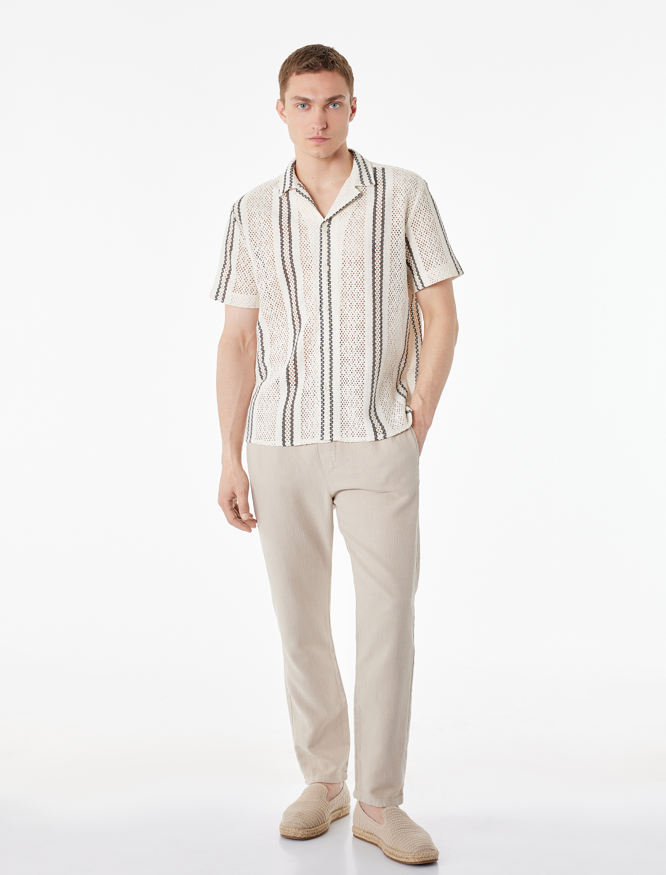   Pamuklu Regular Fit Çizgili Devrik Yaka Ajurlu Kısa Kollu Gömlek