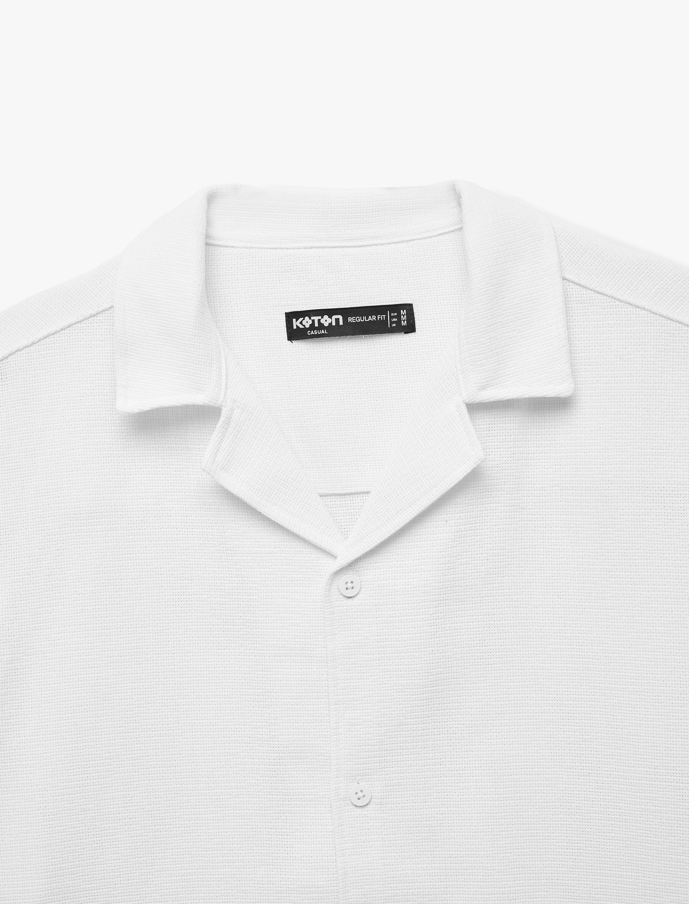   Pamuklu Regular Fit Düğmeli Devrik Yaka Kısa Kollu Gömlek