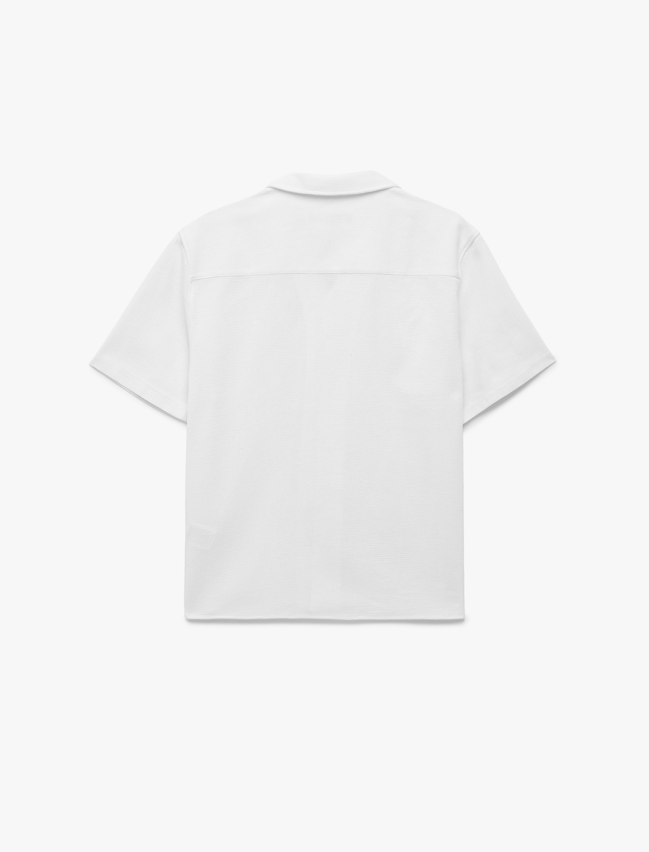   Pamuklu Regular Fit Düğmeli Devrik Yaka Kısa Kollu Gömlek