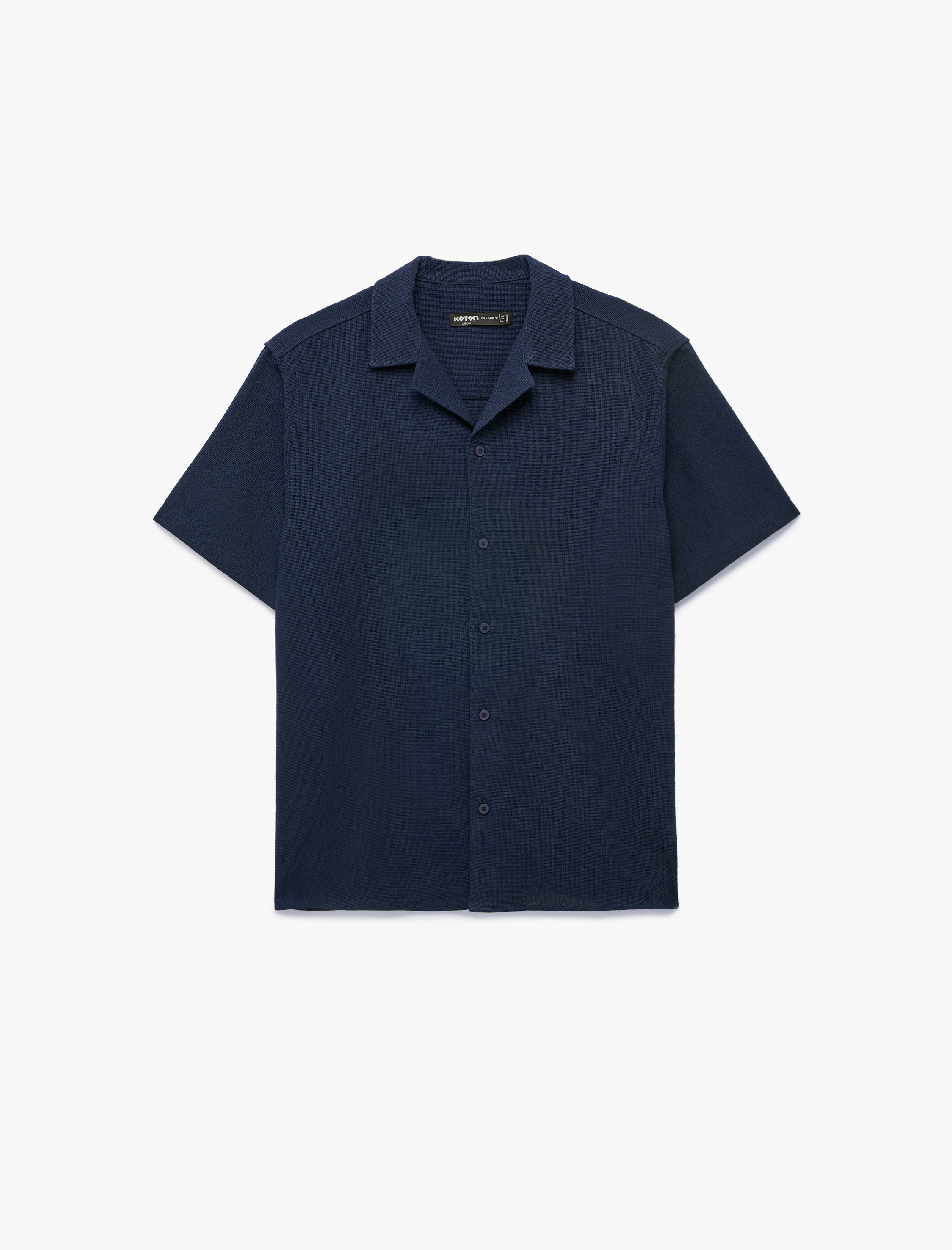   Pamuklu Regular Fit Düğmeli Devrik Yaka Kısa Kollu Gömlek