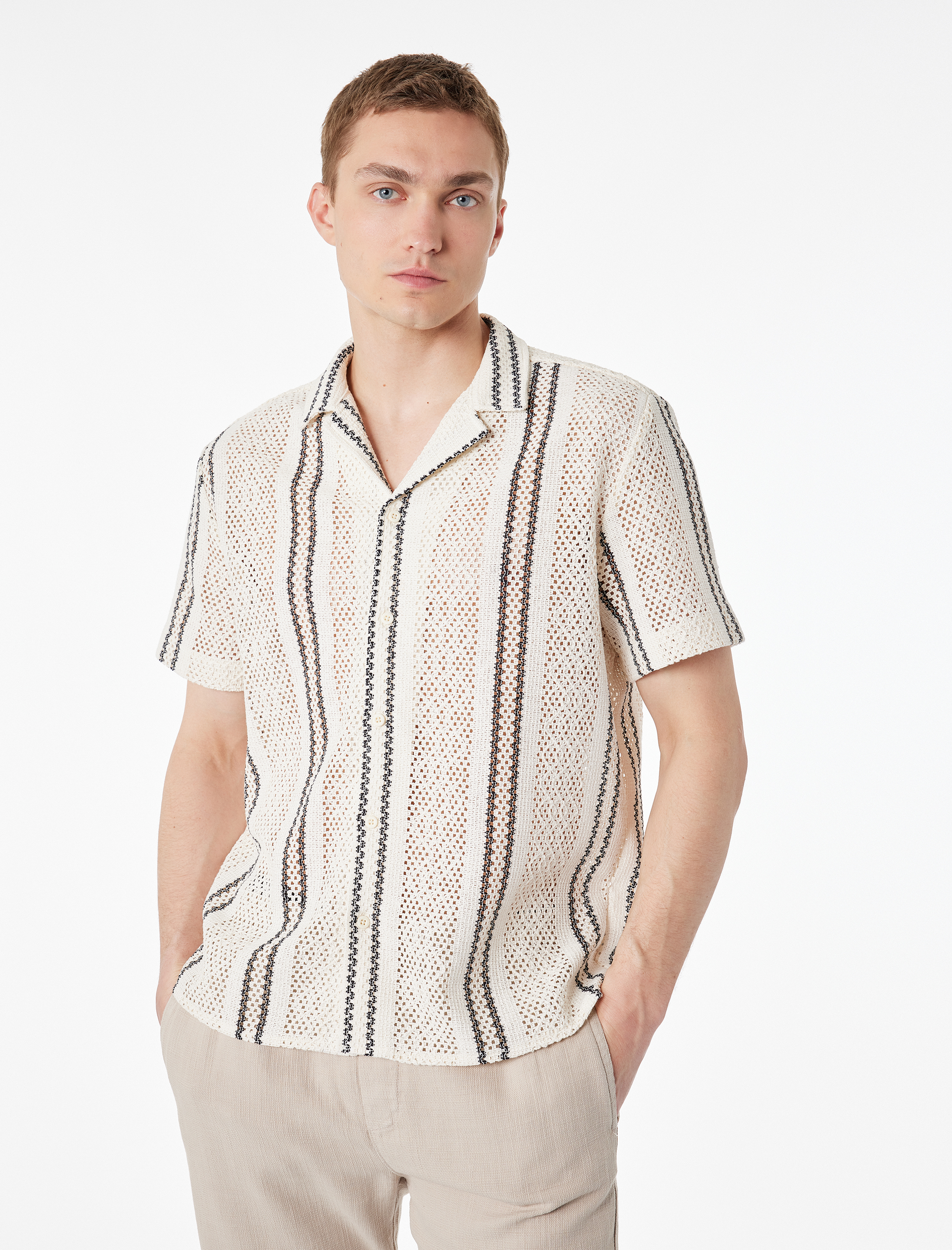   Pamuklu Regular Fit Çizgili Devrik Yaka Ajurlu Kısa Kollu Gömlek