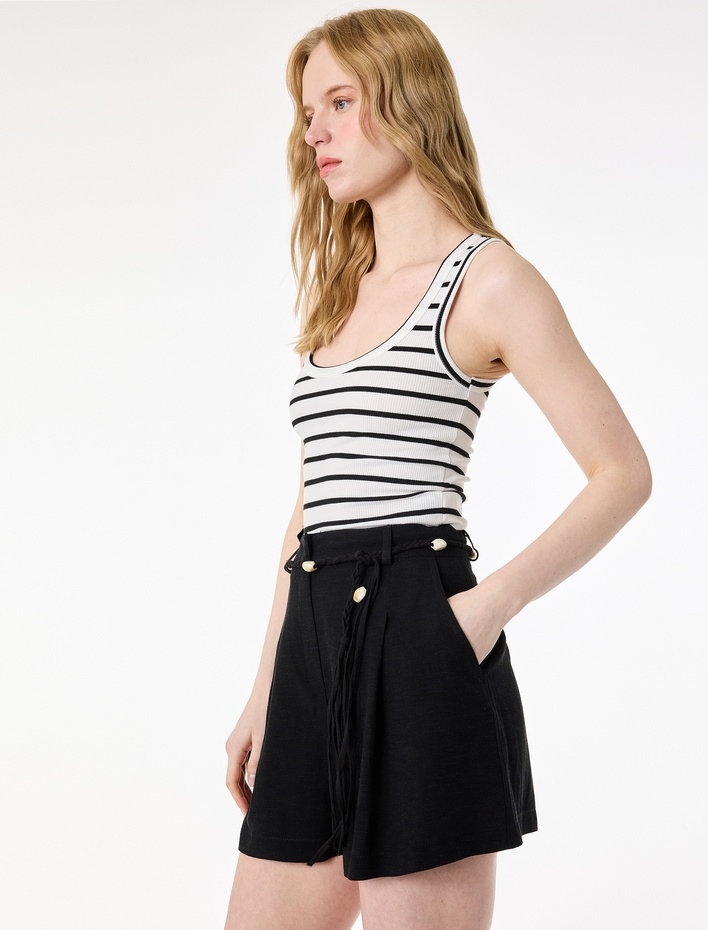  Keten Karışımlı Pileli Cepli Kemerli Mini Şort