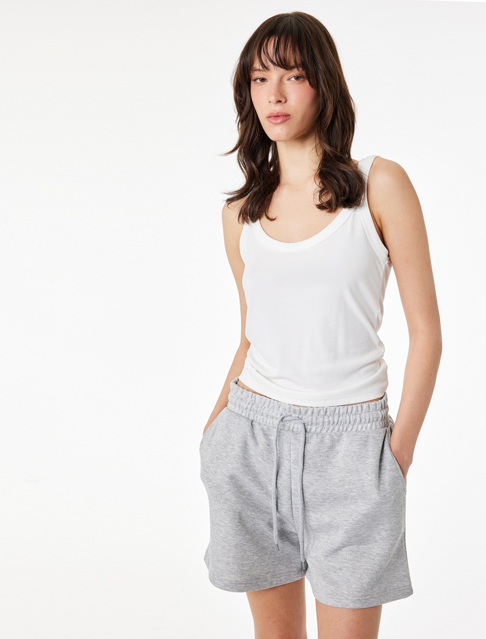  Slim Fit Beli Bağcıklı Cepli Simli Mini Şort