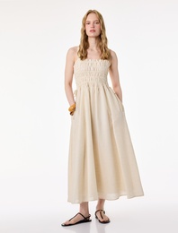 Keten Karışımlı Kare Yaka Yanları Bağlamalı Fiyonklu Büzgülü Askılı Uzun Elbise