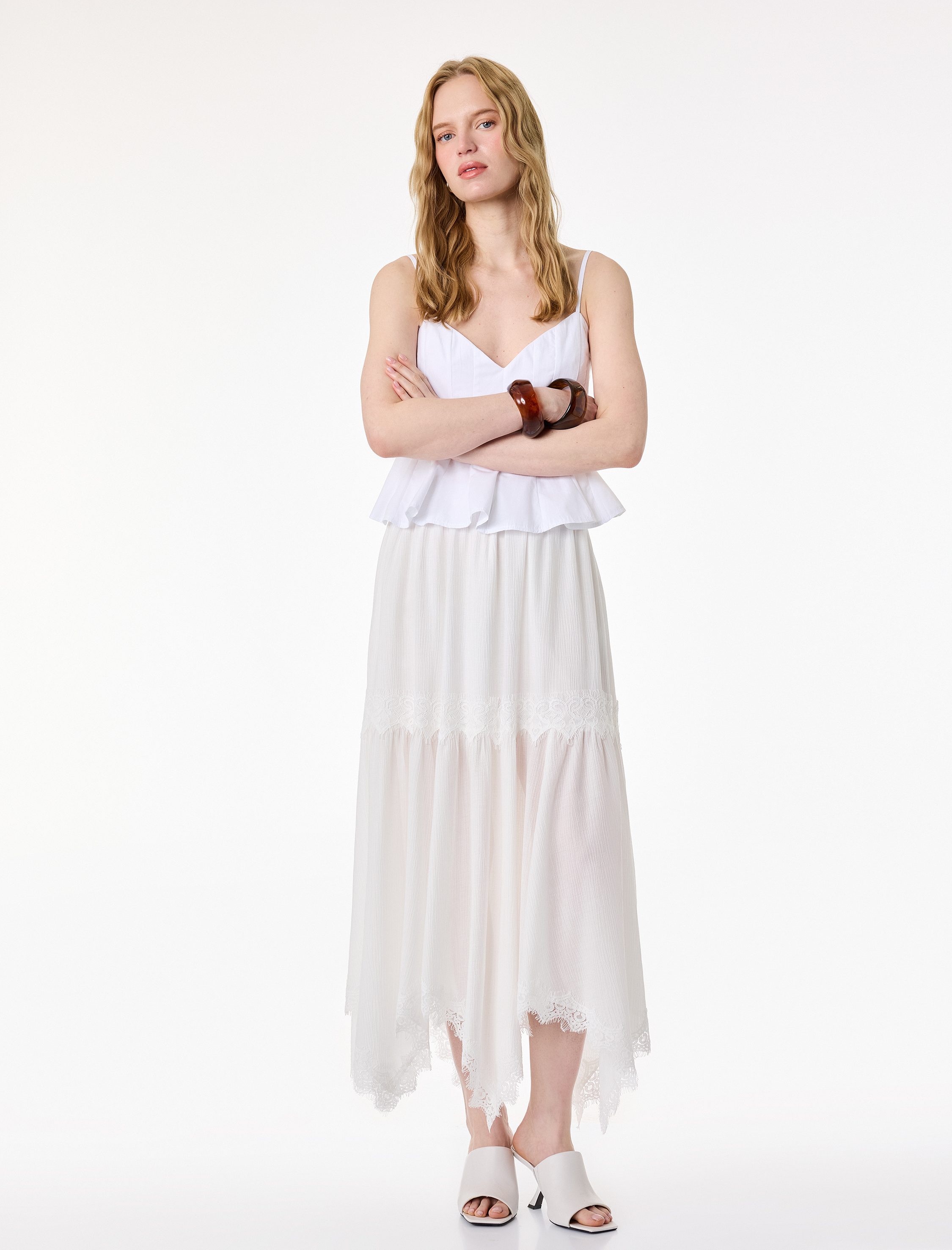   Dantel Detaylı Asimetrik Kesim Midi Boy Kraş Etek