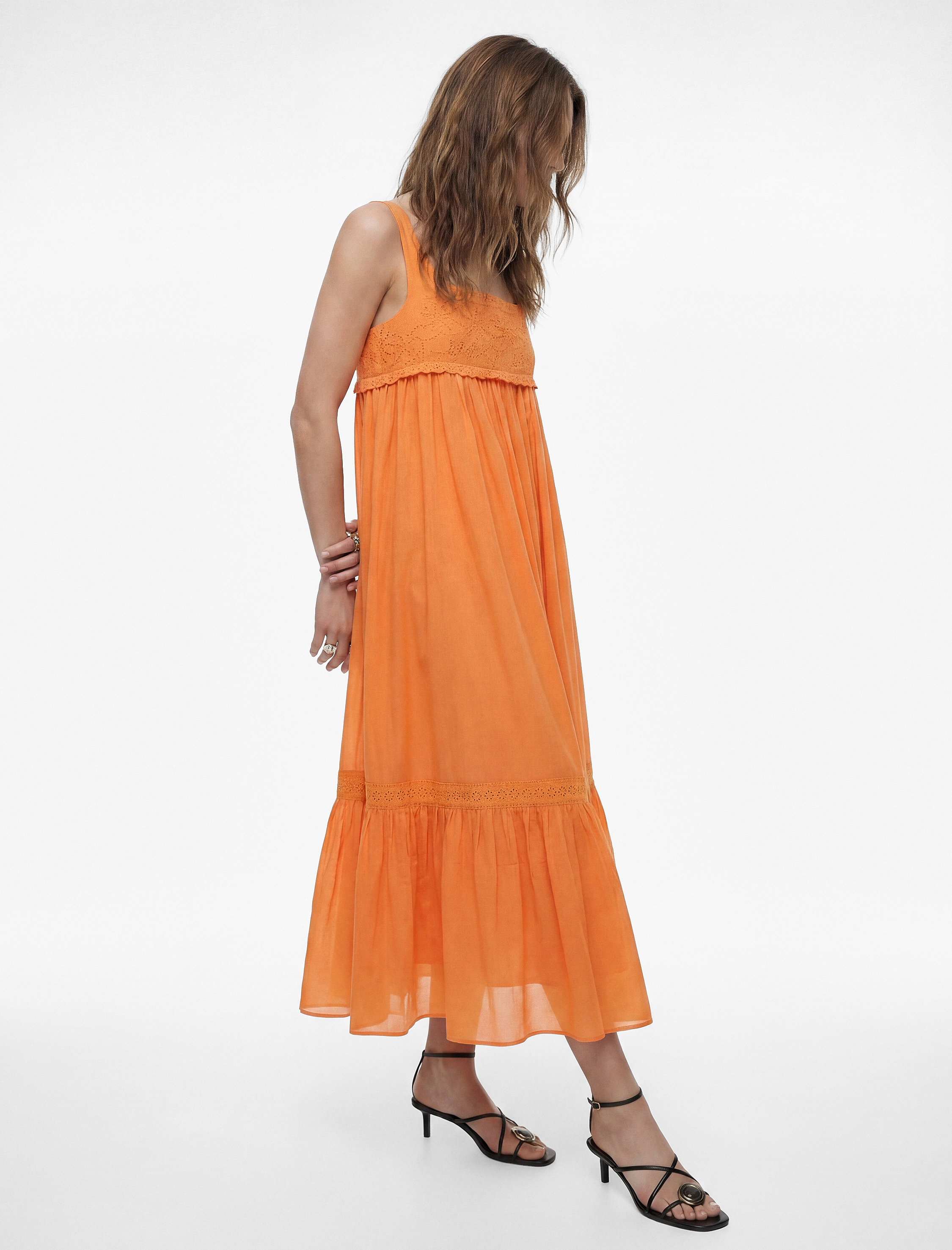   Brode Detaylı Askılı Kare Yaka Maxi Elbise