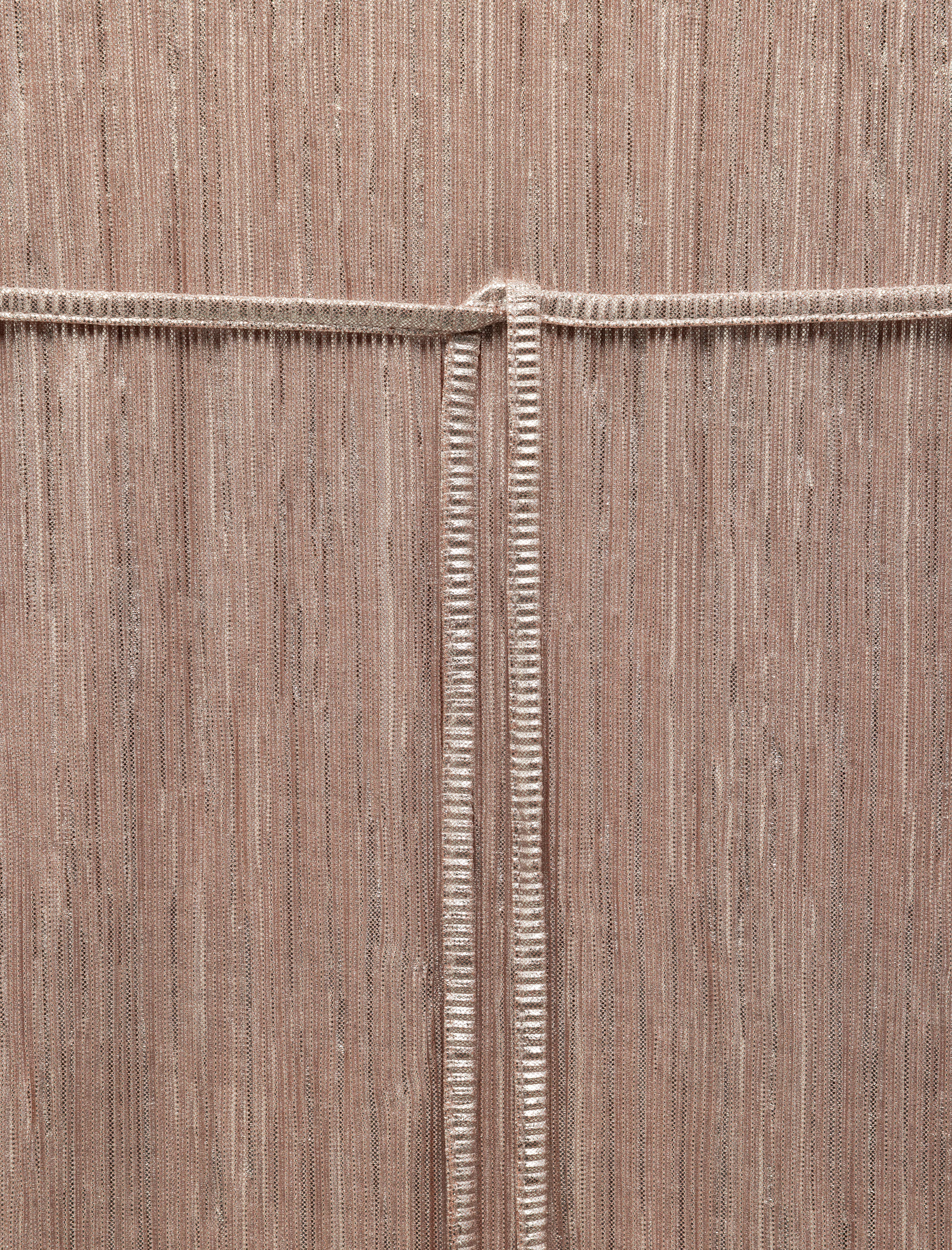   Kolsuz Bisiklet Yaka Yırtmaç Detaylı Kemerli Parlak Pileli Piliseli Uzun Elbise