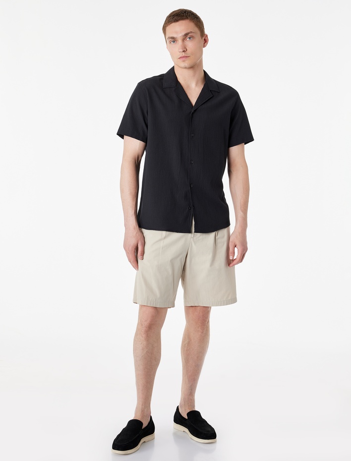  Regular Fit Kısa Kollu Dokulu Apaş Yaka Gömlek