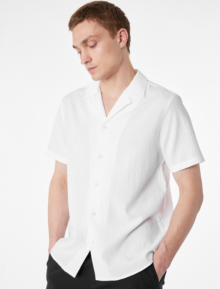  Regular Fit Kısa Kollu Dokulu Apaş Yaka Gömlek