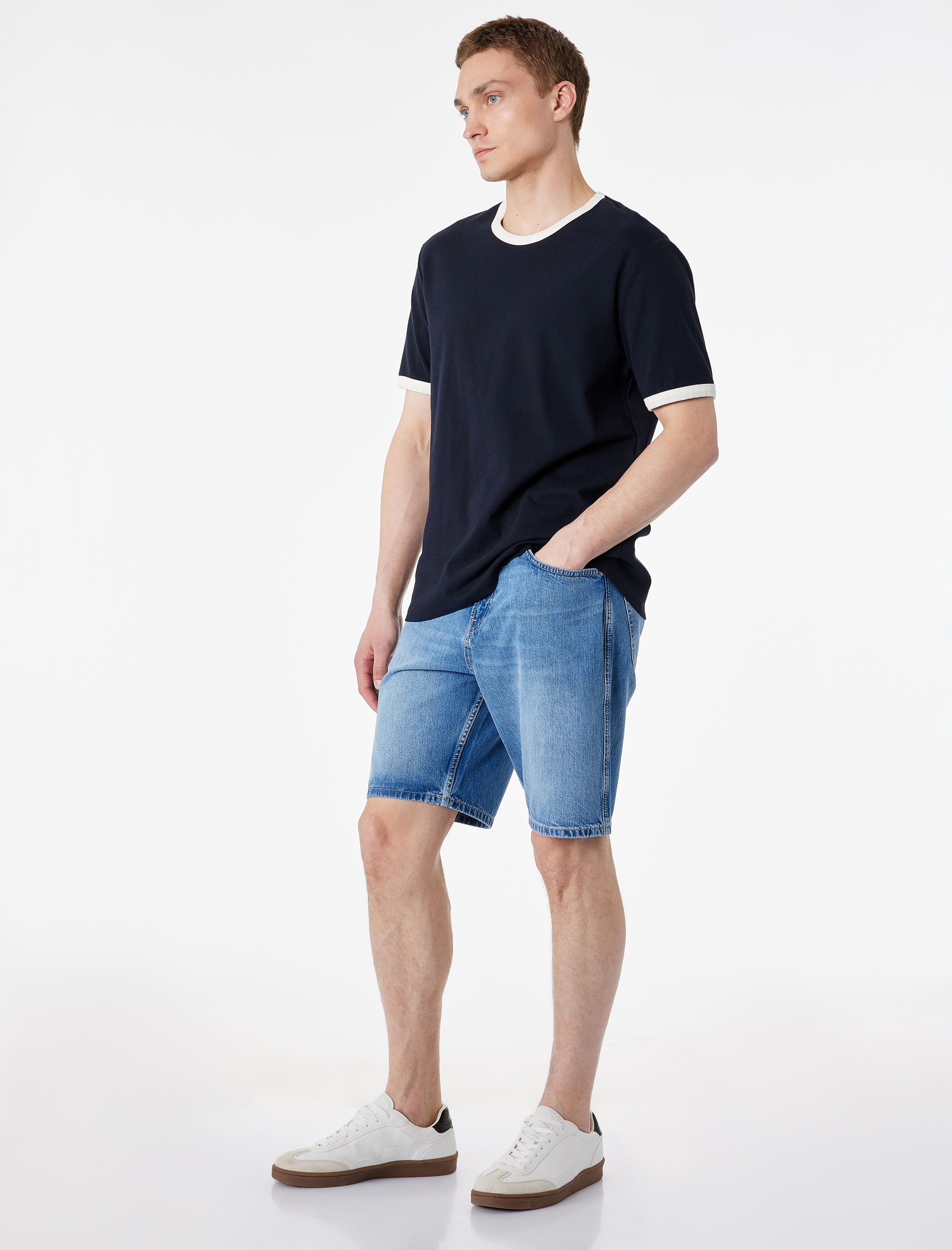   Pamuklu Cepli Bermuda Straight Fit Jean Şort