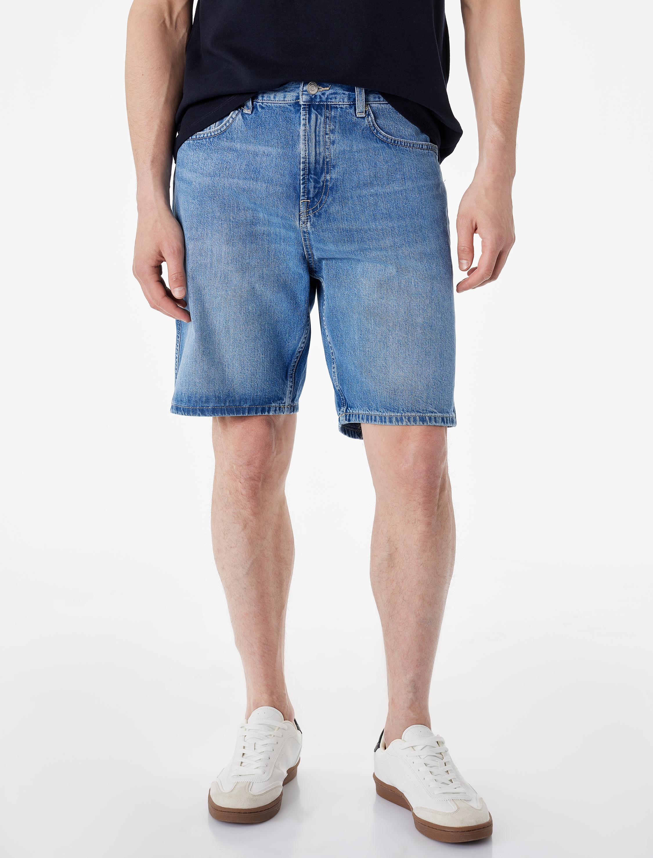   Pamuklu Cepli Bermuda Straight Fit Jean Şort