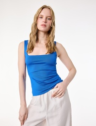 Slim Fit Yuvarlak Yaka Kolsuz Top