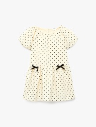 Pamuklu Fiyonk Detaylı Kısa Kollu Puantiyeli Elbise