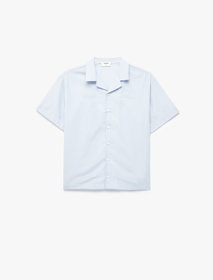 Erkek Çocuk Arkası Nakış Detaylı Devrik Yaka Kısa Kollu Çizgili Poplin Gömlek