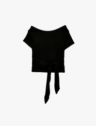 Likralı Viskon Kumaş Slim Fit Bağlama Detaylı Kayık Yaka Kısa Kollu Bluz