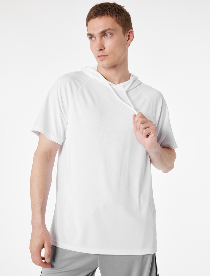  Regular Fit Kısa Kollu Kapşonlu Spor Tişört