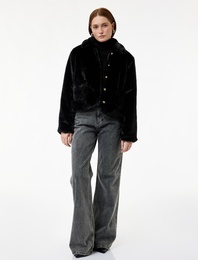 Uzun Kollu Cepli Düğmeli Suni Kürk Kısa Ceket