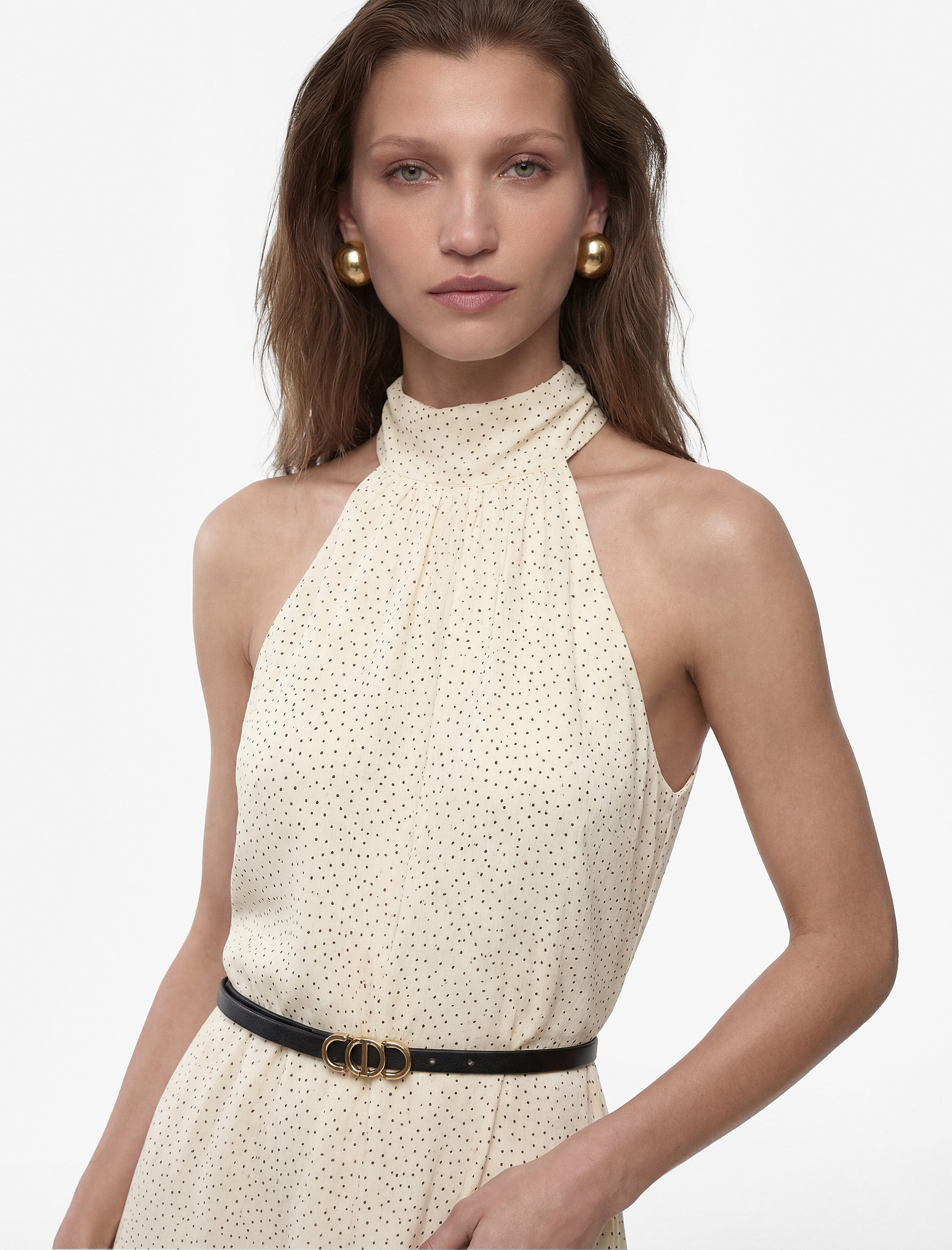   Kemer Detaylı Şifon Halter Yaka Kolsuz Puantiyeli Uzun Elbise