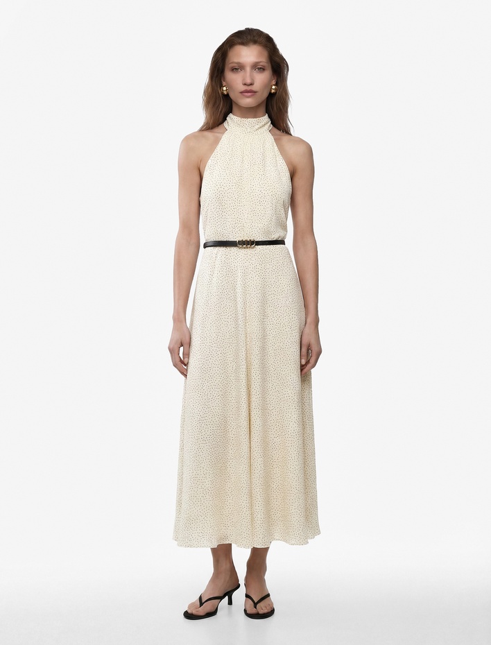  Kemer Detaylı Şifon Halter Yaka Kolsuz Puantiyeli Uzun Elbise