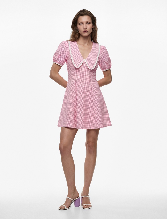  Kısa Balon Kollu Dantel Detaylı Geniş Bebe Yaka Pötikareli Mini Kloş Elbise