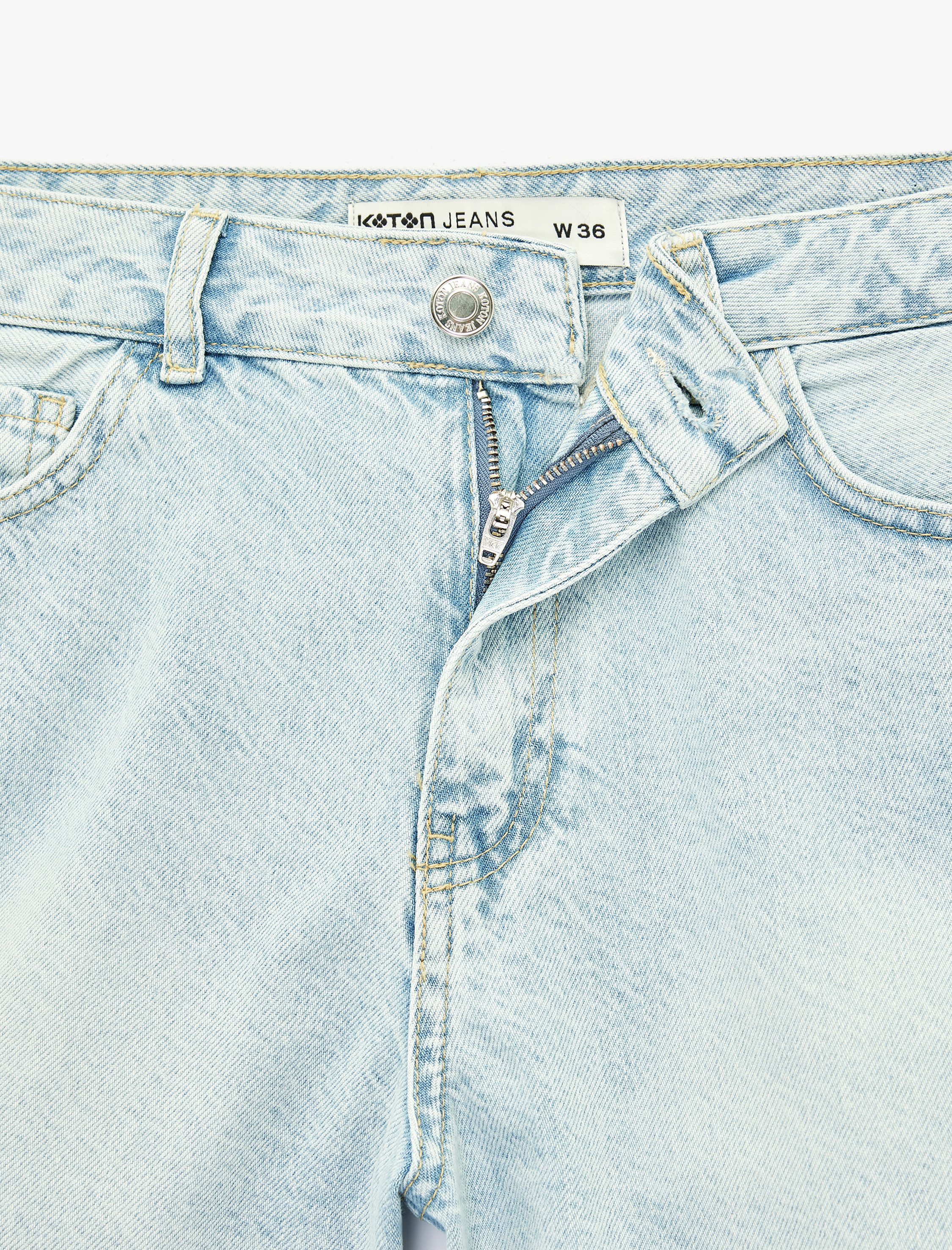   Pamuklu Cepli Düğmeli Istakoz Nakış Detaylı Mini Denim Şort