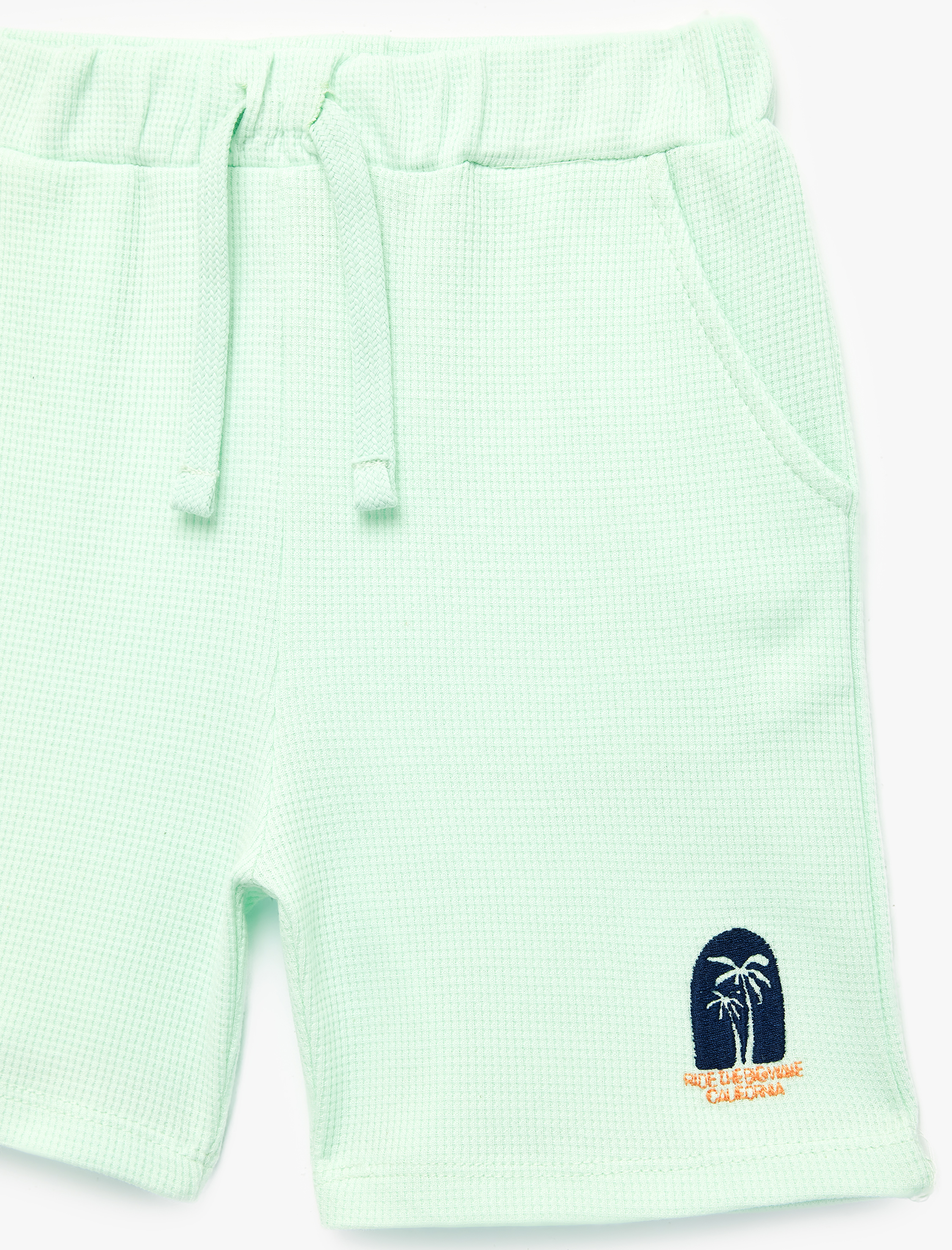  Erkek Bebek Nakış Detaylı Beli Bağlamalı Pamuklu Şort