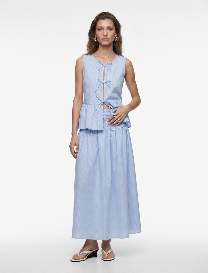  Pamuklu Yanları Bağlama Detaylı Gipeli Kloş Poplin Çizgili Midi Etek