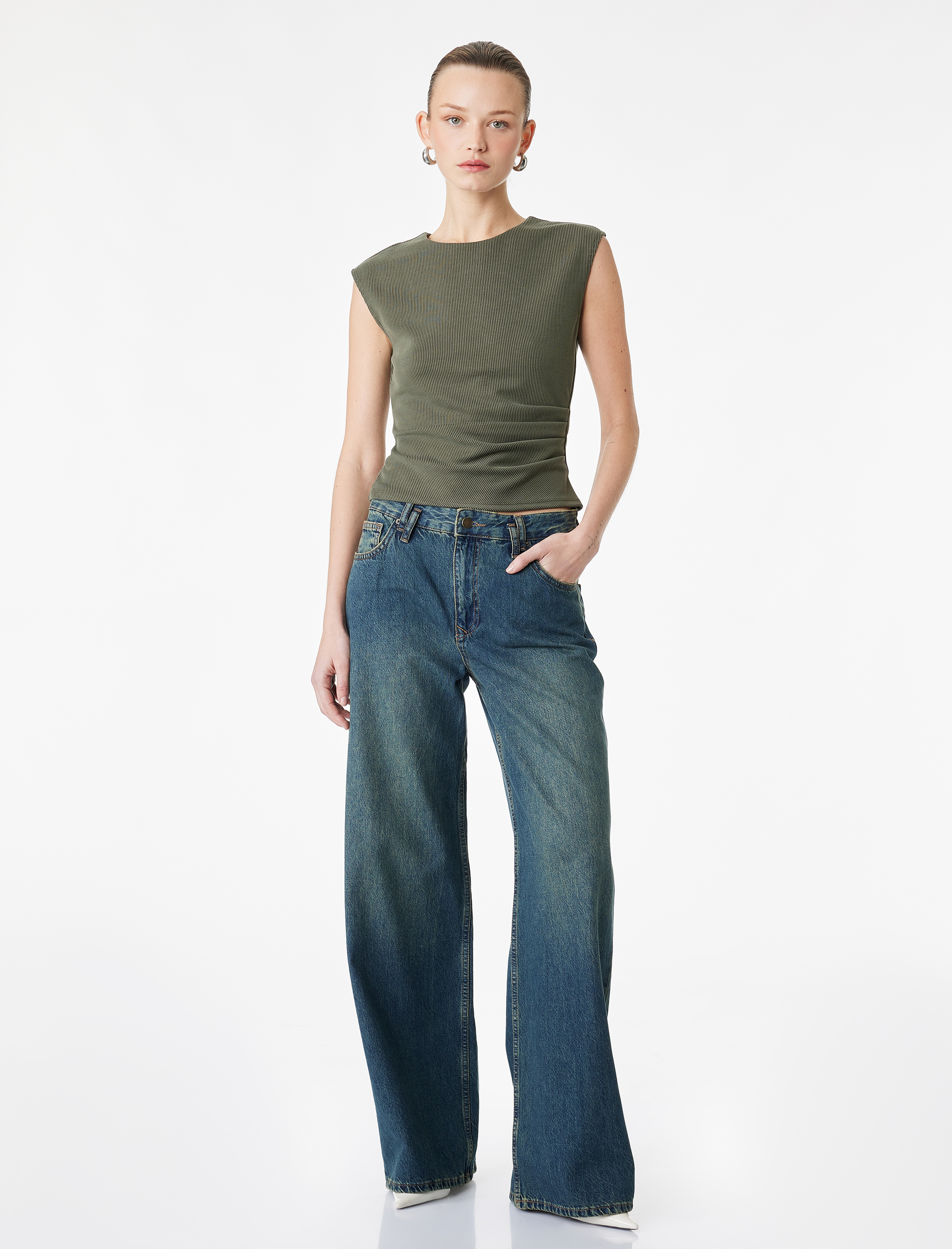   Modal Kumaş Slim Fit Drape Detaylı Bisiklet Yaka Kolsuz Fitilli Bluz