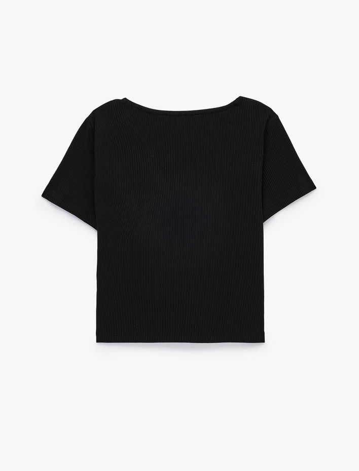  Pamuklu Büzgülü Kısa Kollu Dantel Detaylı V Yaka Tişört