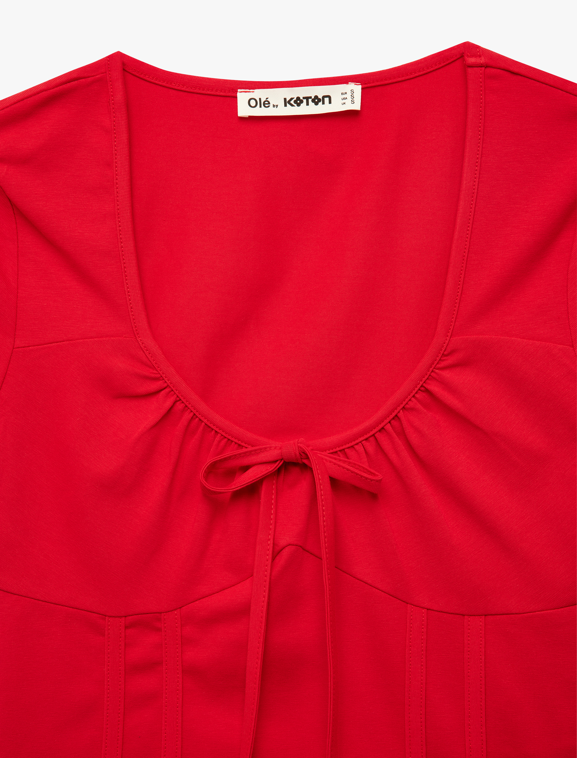   Pamuklu Fiyonklu Bağlamalı Yaka Kısa Kollu Tişört