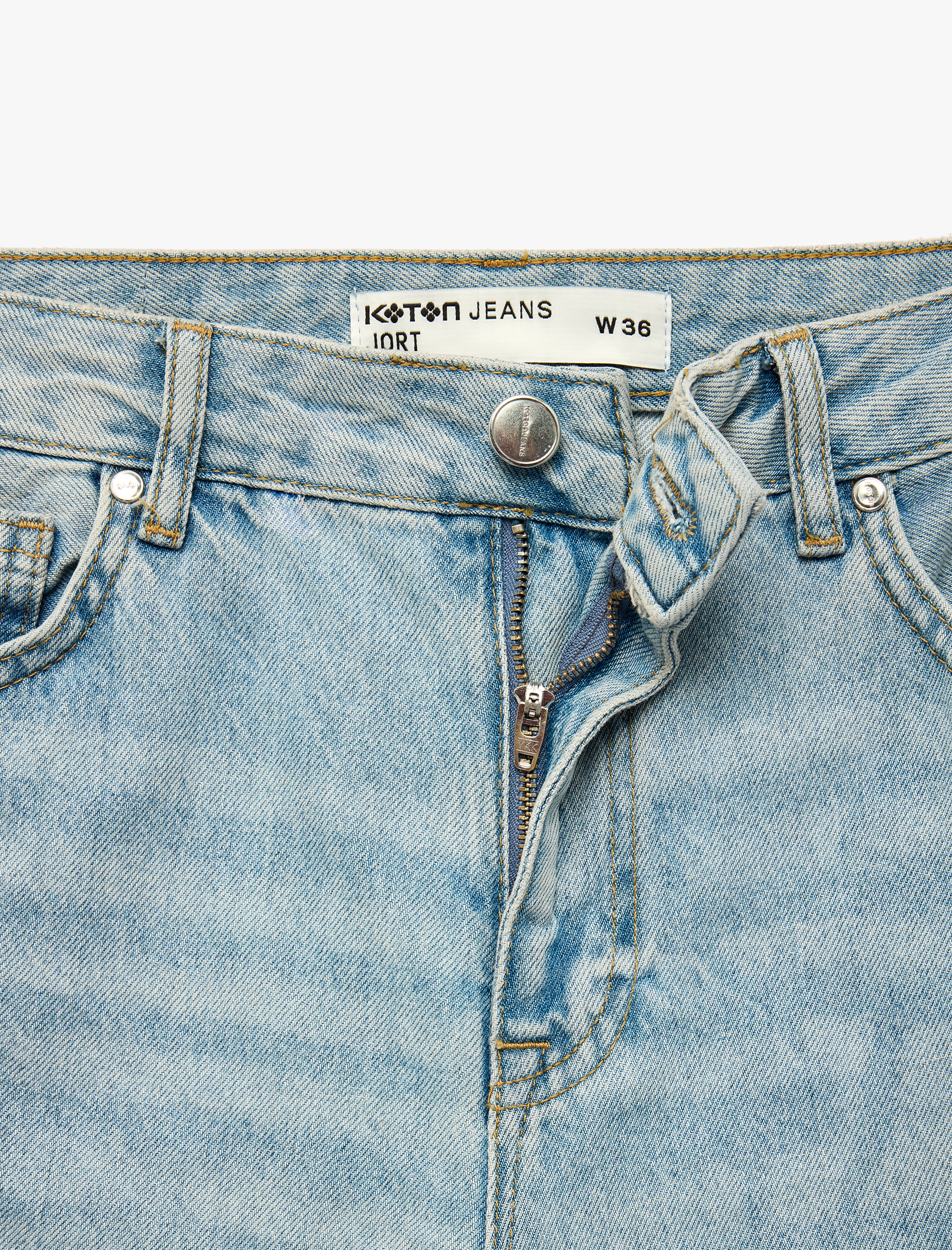   Pamuklu Rahat Kalıp Düğmeli Denim Bermuda Şort