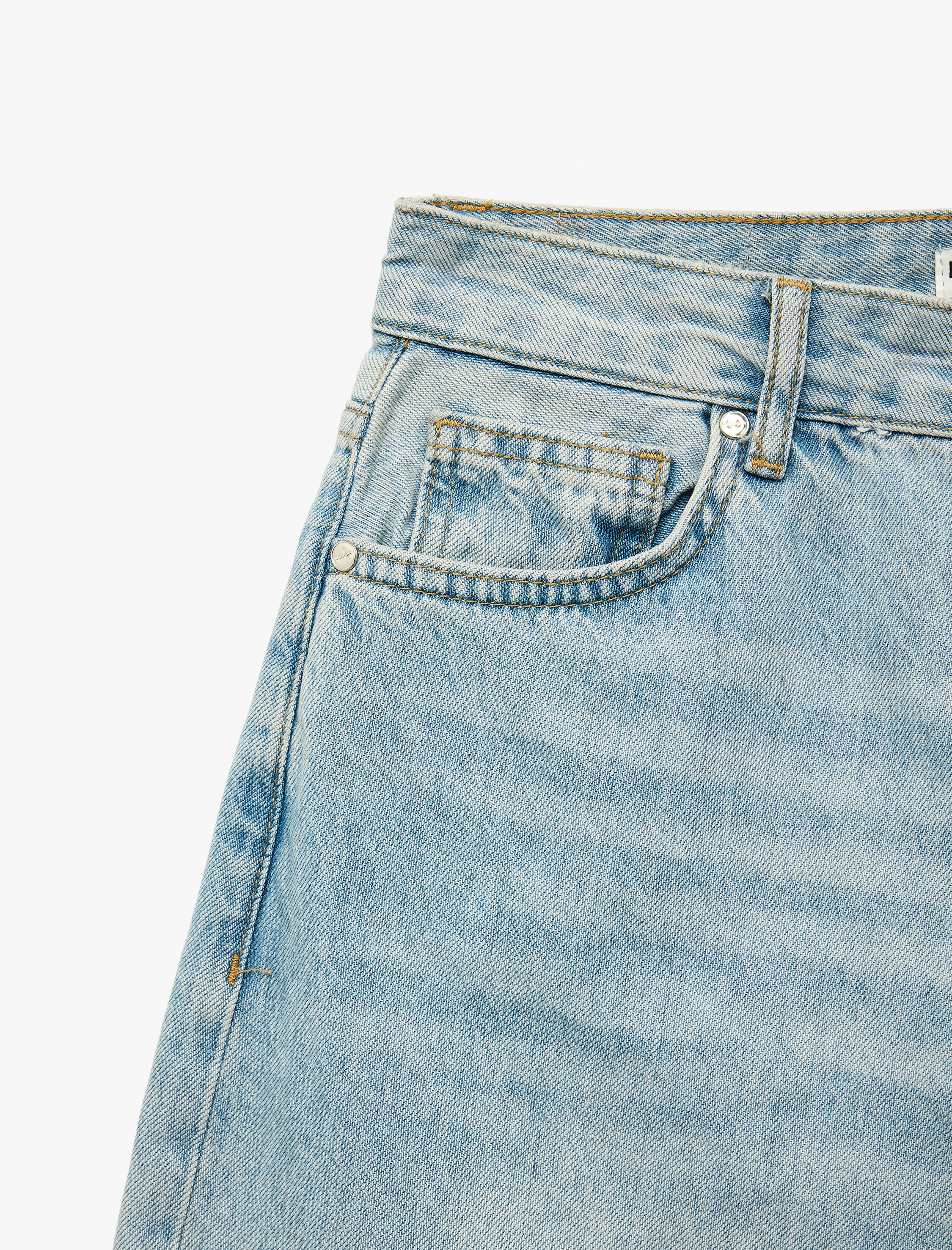   Pamuklu Rahat Kalıp Düğmeli Denim Bermuda Şort