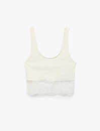 Pamuklu Dantel Detaylı Kalın Askılı Crop Bluz