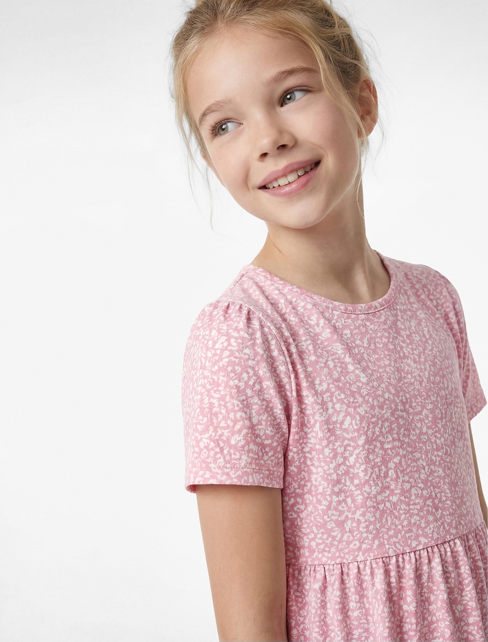 Kız Çocuk Bisiklet Yaka Kısa Kollu Kat Detaylı Desenli Elbise