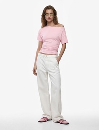 Slim Fit Drape Detaylı Omzu Açık Kayık Yaka Tişört