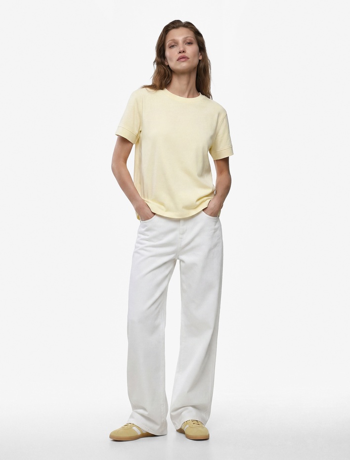  Slim Fit Kısa Kollu Bisiklet Yaka Basic Tişört