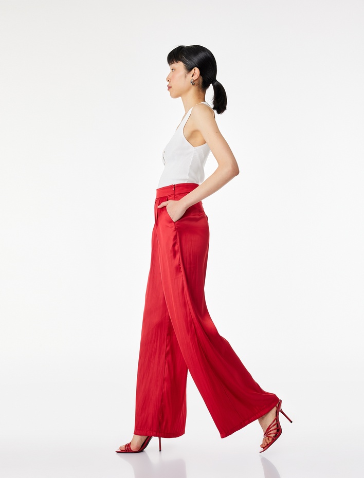  Cep Detaylı Pileli Saten Geniş Paça Pantolon