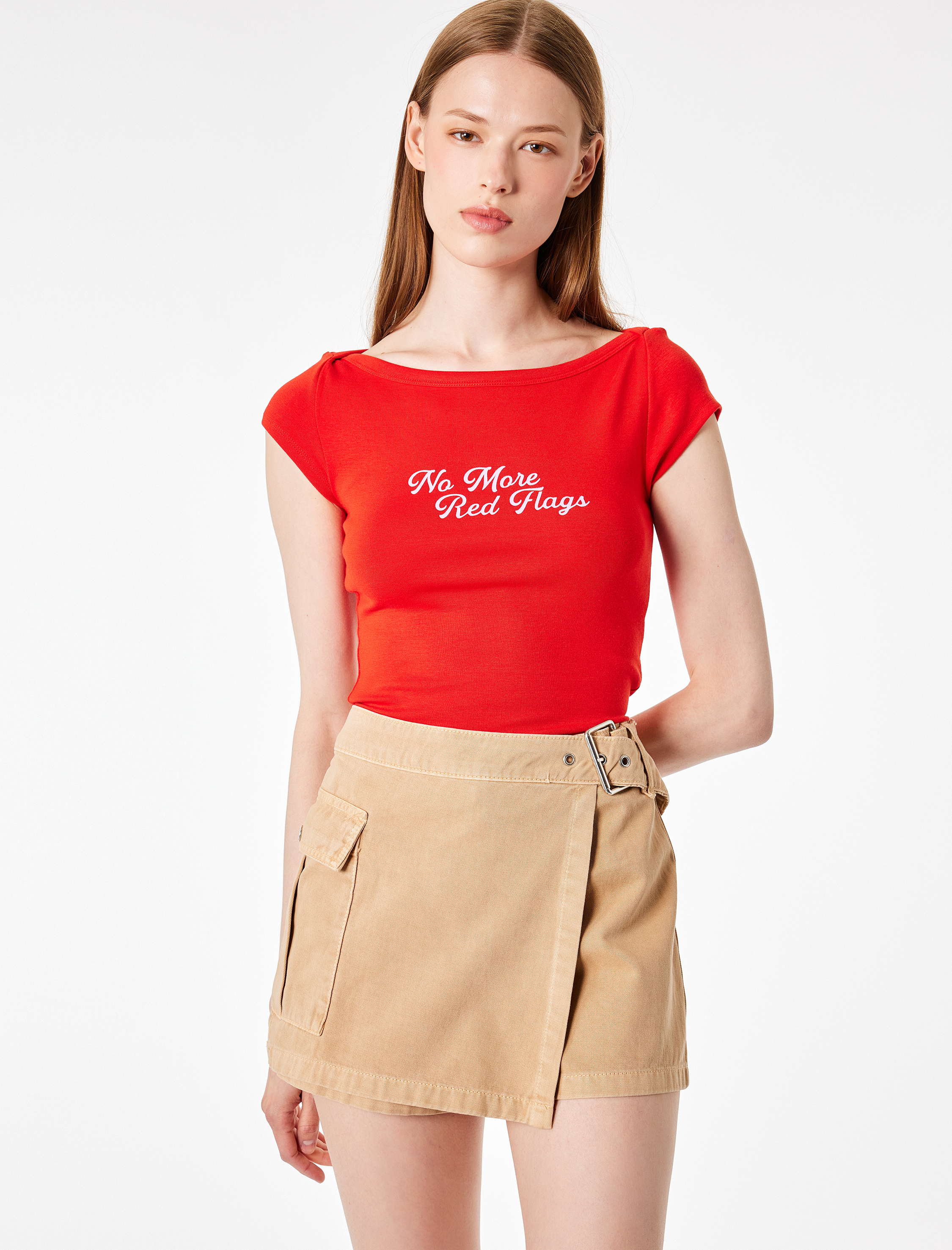   Modal Karışımlı Kayık Yaka Kısa Kollu Slim Fit Crop Baskılı Tişört