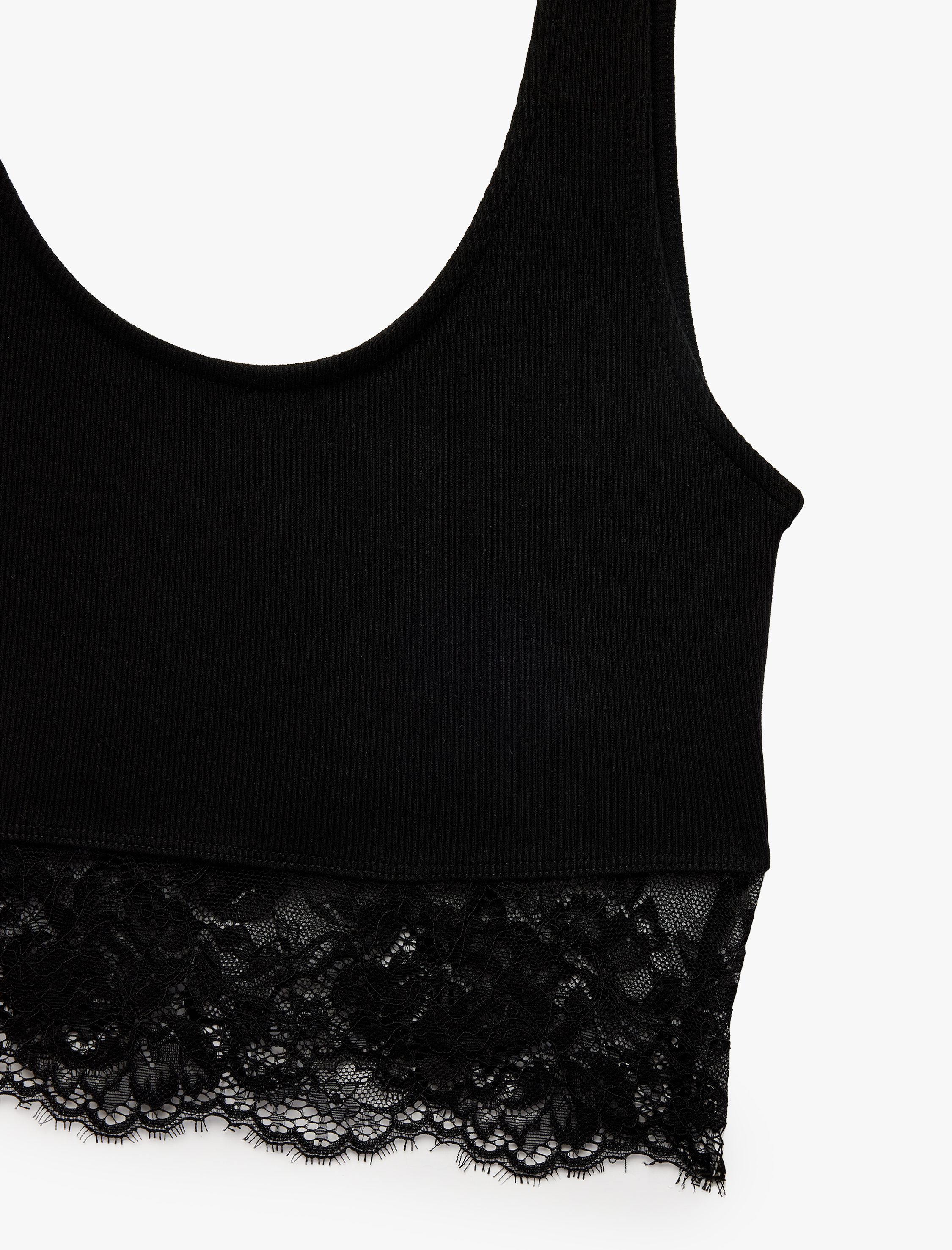   Pamuklu Slim Fit Dantel Detaylı Kalın Askılı Crop Bluz