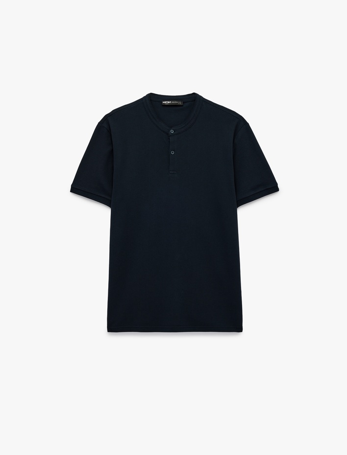  Regular Fit Pamuklu Düğmeli Kısa Kollu Henley Yaka Tişört