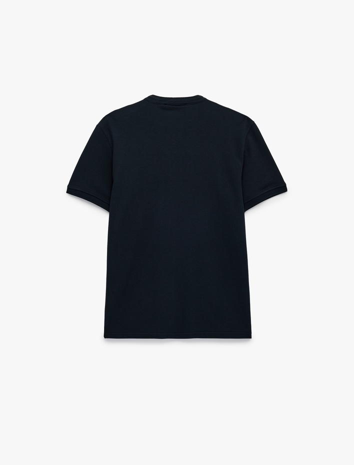  Regular Fit Pamuklu Düğmeli Kısa Kollu Henley Yaka Tişört
