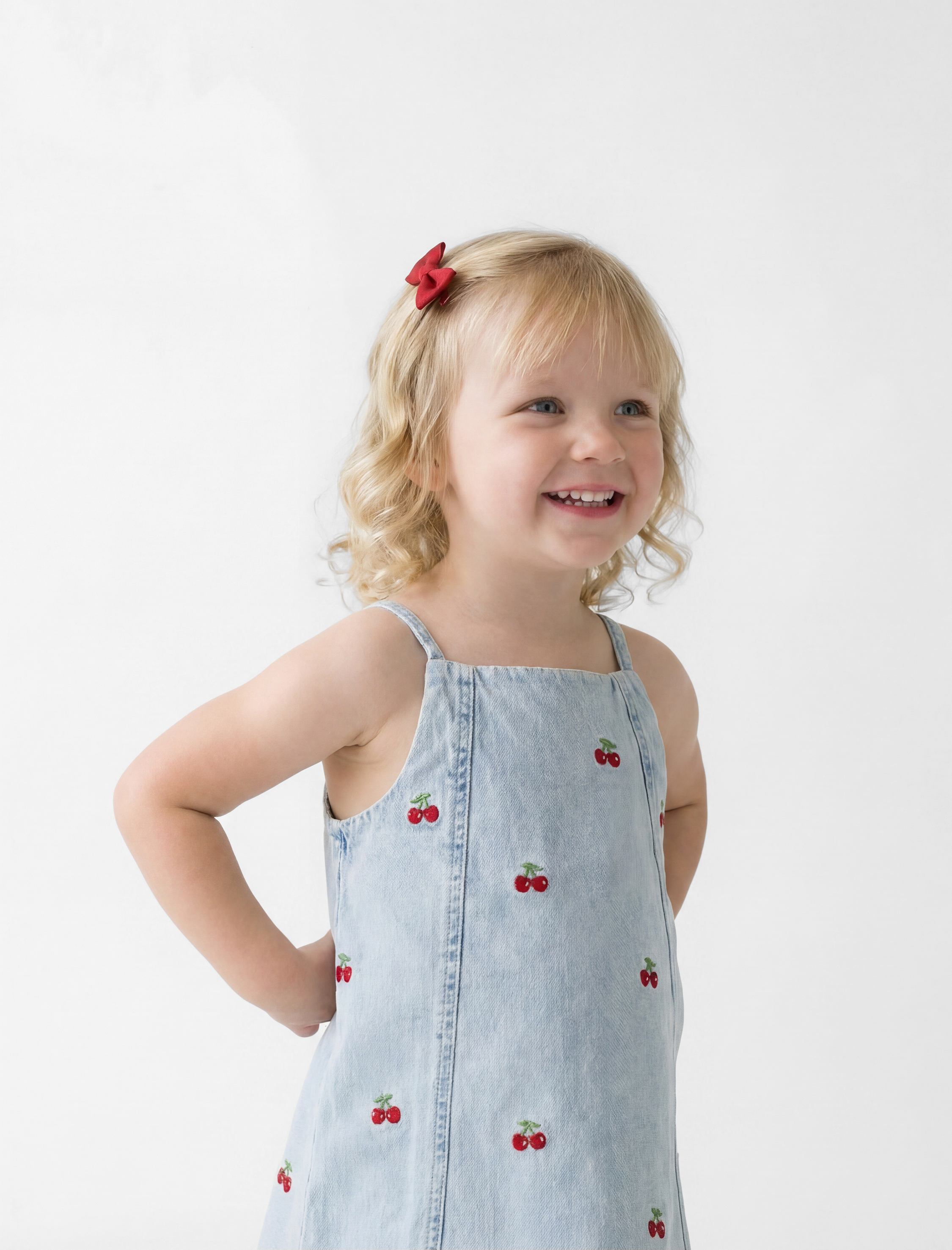  Kız Bebek Kiraz Detaylı Kare Yaka Askılı Denim Elbise