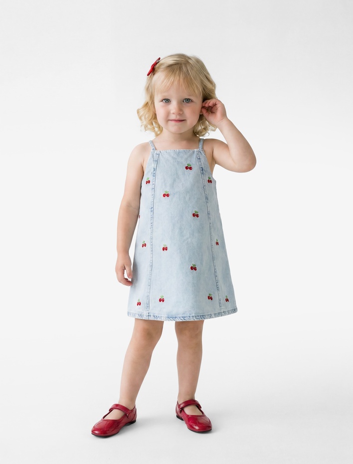 Kız Bebek Çilek Detaylı Kare Yaka Askılı Denim Elbise